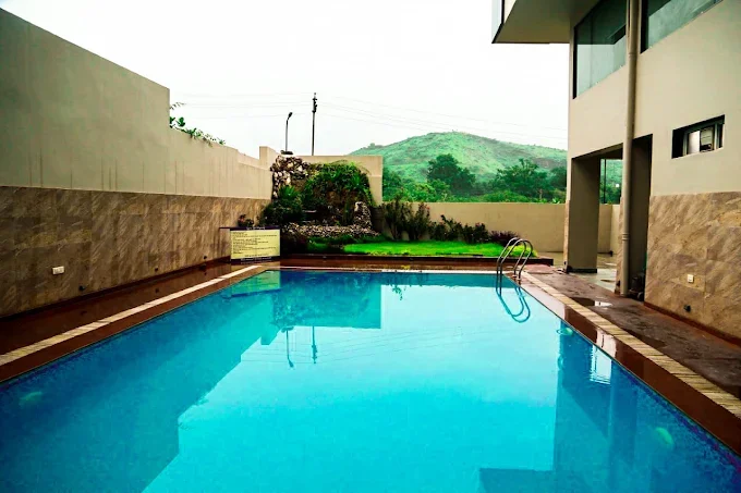 Platinum Royal Excellency view 5